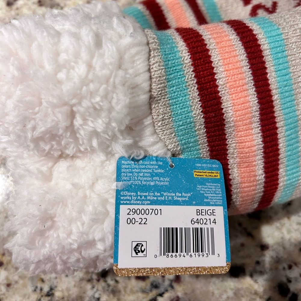 Disney Winnie the Pooh Slipper Socks NWT Women’s Sz 4-10 Christmas Holiday Beige